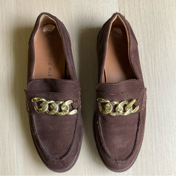 Anne Klein Eunice Size 7 Brown Faux Suede Loafers with Gold Chain, Slip On Shoes main image 11
